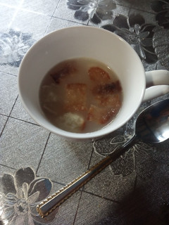 Una foto de Caldo de pollo fácil