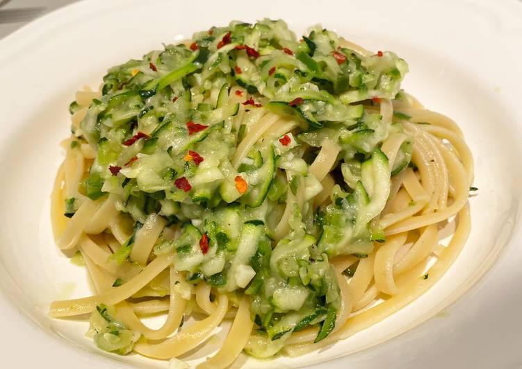 Easiest Way to Make Any-night-of-the-week Chilli, garlic and courgette linguine