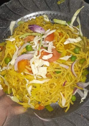 सब्जियों वाली चाऊमिन (sabjiyo wali chowmein recipe in Hindi) रेसिपी मुख्य फोटो