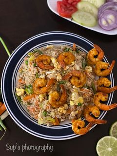 মিক্সড ফ্রাইড রাইস (ফিউশন স্টাইল) (mixed fried rice recipe in Bengali) রেসিপির প্রধান ছবি
