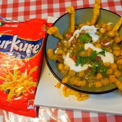 A picture of Kurkuray Chana chaat.