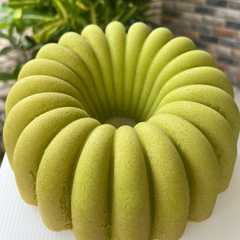 A picture of Bolu Pandan Santan (wangiii + guriihh bgt😍).