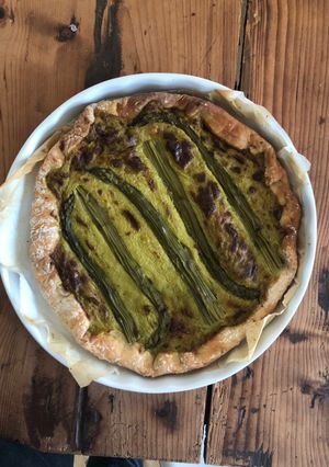 Foto di Torta salata con asparagi e provola dolce