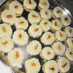 A picture of Coconut Barfi/ Nariyal Barfi.