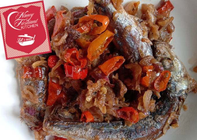 Bagaimana Membuat 370. Sambal Mbe Ikan Asin Klothok yang Sempurna