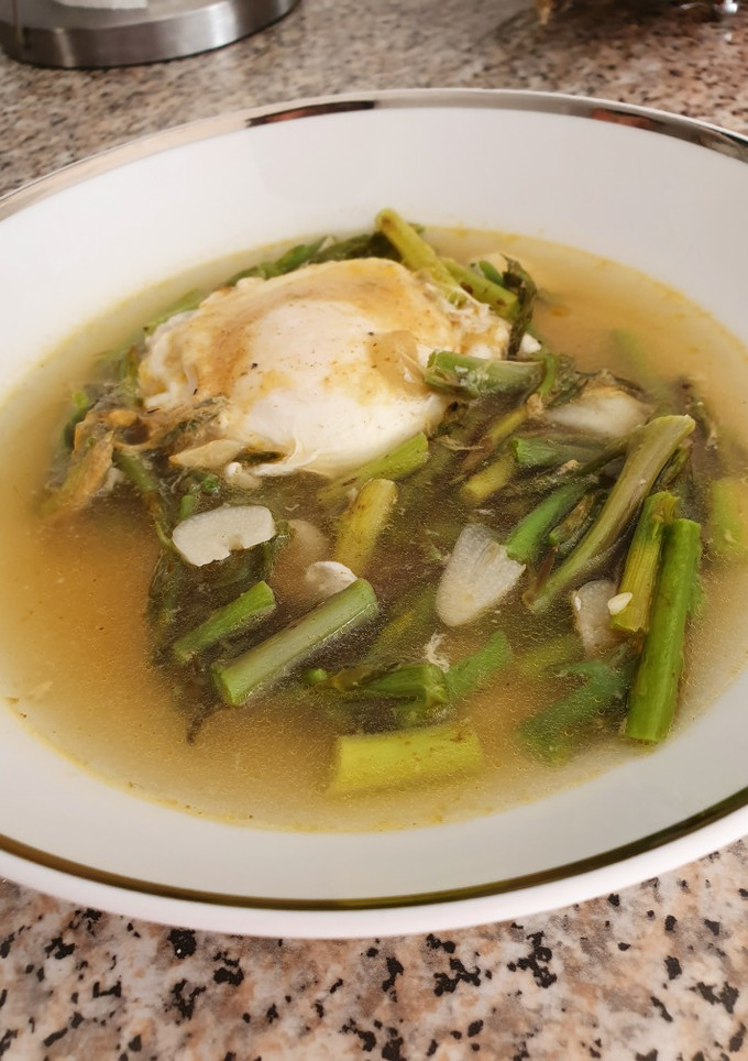 Una foto de Caldo de espárragos