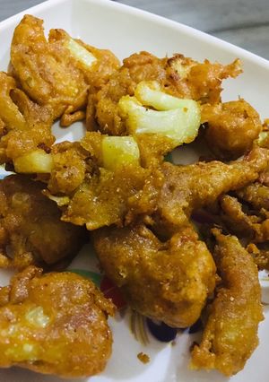 A picture of Gobhi ke pakore.