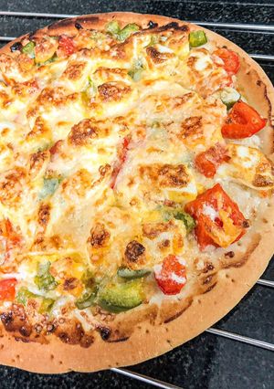 Hình của món Pizza trứng ngẫu hứng.