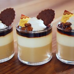 A picture of Easy Coffee Mousse and Vanilla Mousse.