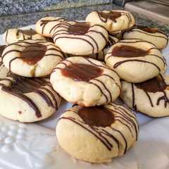 A picture of Pepas de dulce de leche.