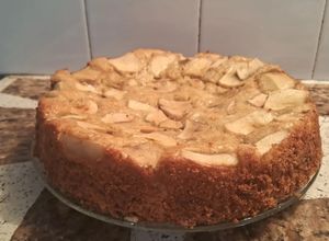 Una foto de Torta de manzanas y yogur 🍎🍎