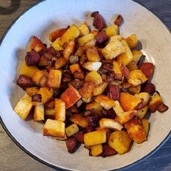 A picture of Halloumi and Chorizo Hash.