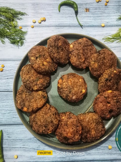 A picture of Karnataka Style Dill Leaves Dal Vada OR Paruppu Vadai.