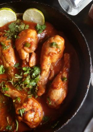 A picture of Vietnamese coconut honey mixed caramel chicken.