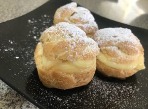 Una foto de Choux Cream ~Cream Puff (Profiteroles) Estilo Japonés~