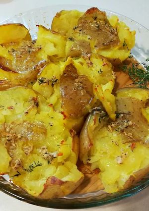 Una foto de Patatas con ajo y tomillo