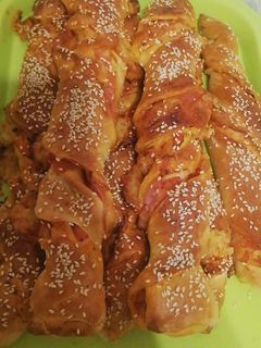 Pizzás-sonkás csavart stangli recept fotója