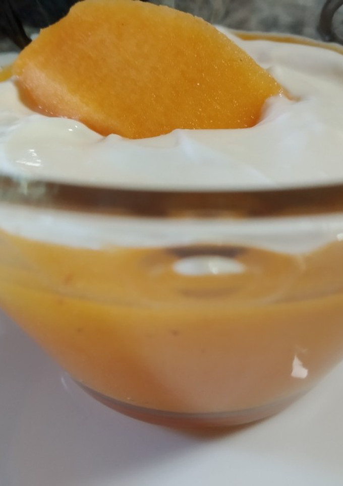 Una foto de Vaso de caqui con yogur griego