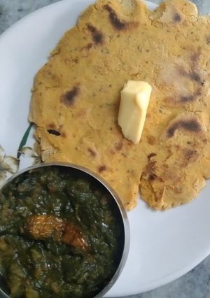 A picture of Sarson Ka Saag Aur Makki ki Roti.