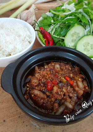 Hình của món Thịt ba chỉ kho ruốc sả.
