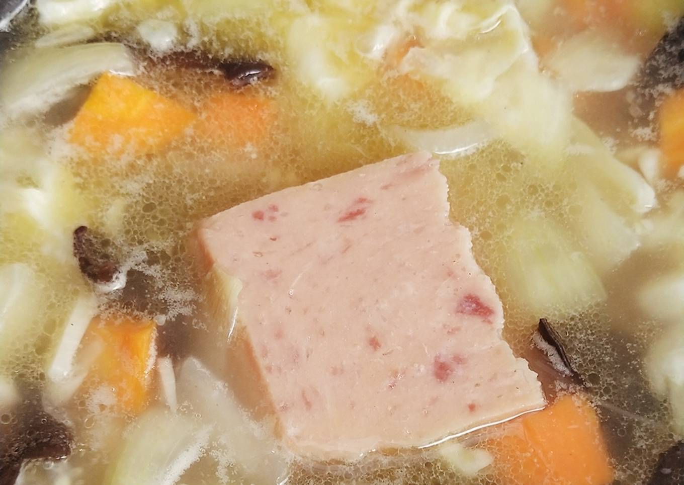 Sop Luncheon Babi (Non Halal)