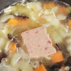 รูปของ Sop Luncheon Babi (Non Halal)