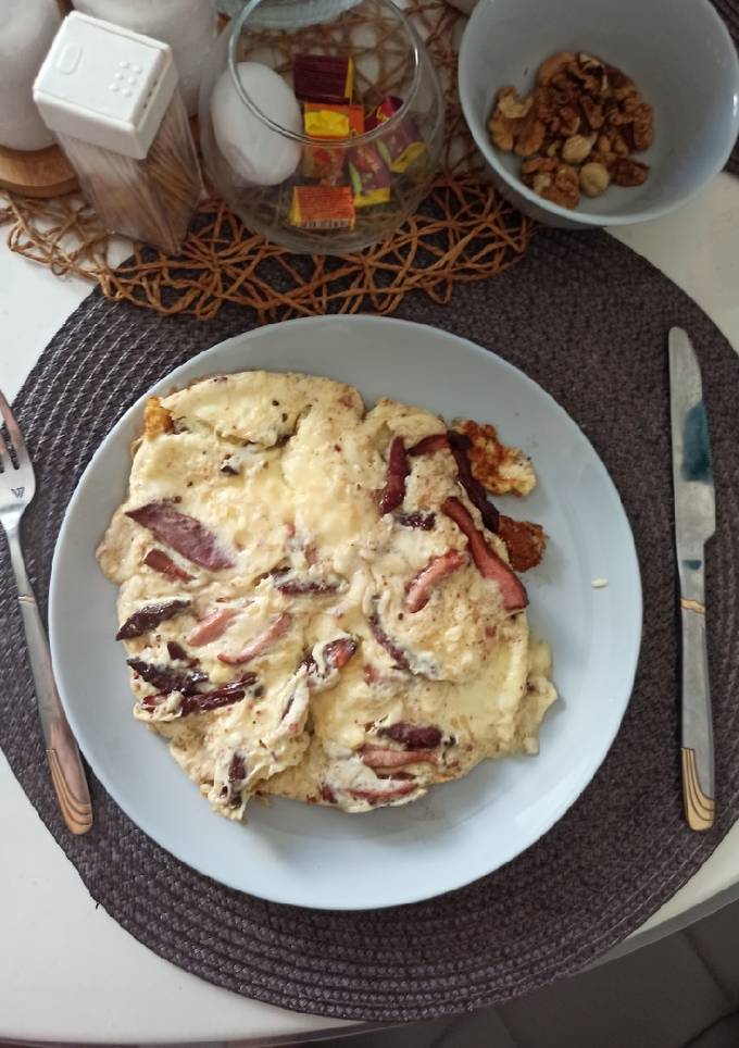 Омлет з ковбасками
