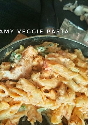 A picture of Creamy veggie Pasta.