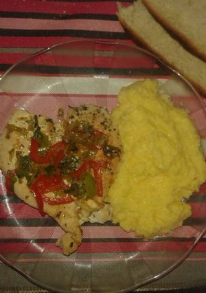Una foto de Pollo con verduras♥