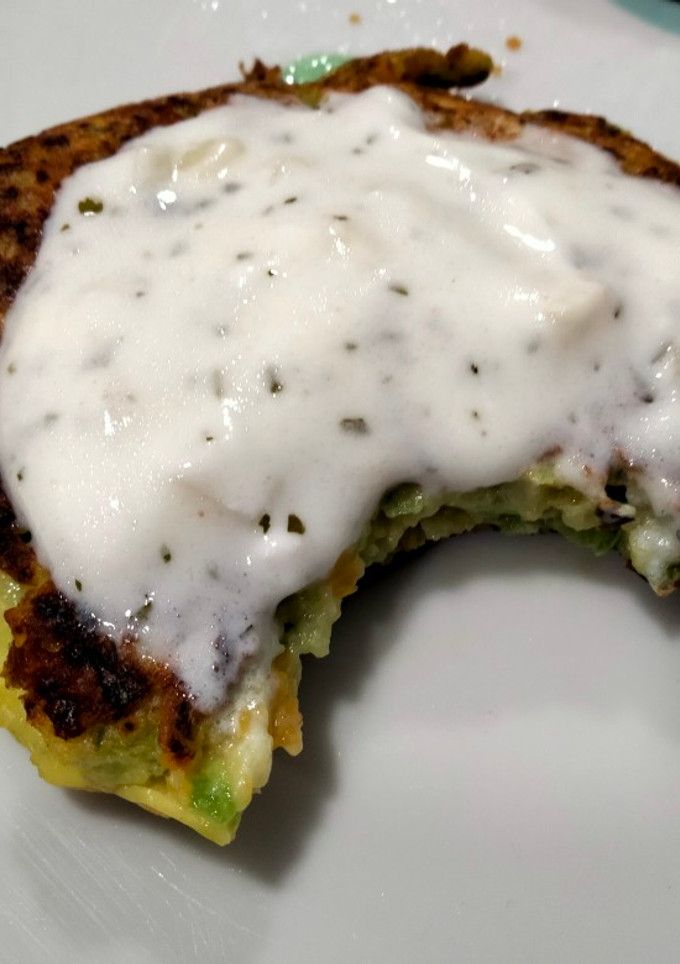 Una foto de Tortitas de calabaza y col