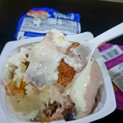 A picture of Cereal ice-cream.