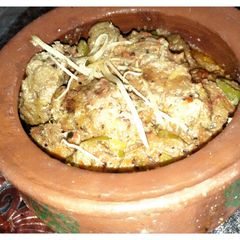 A picture of Gola Kabab Matka Handi.