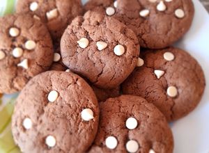 Foto principal de Cookies tremendas de chocolate con chips blancos! 🍪