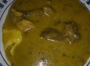 Una foto de Mbaipy de pollo y carne