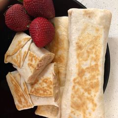 A picture of Tuna wrap.