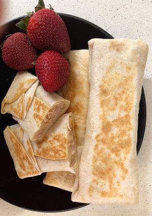 A picture of Tuna wrap.