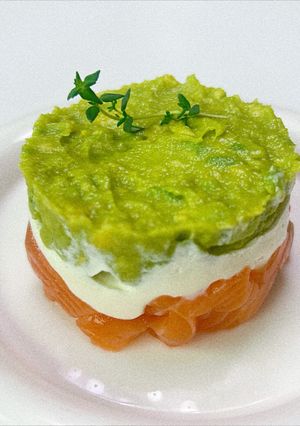 Hình của món Cá hồi tartare.
