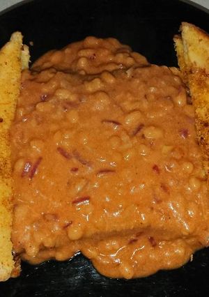 A picture of Spiced up bake beans.