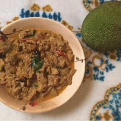 A picture of Idichakka theeyal / jack fruit theeyal.