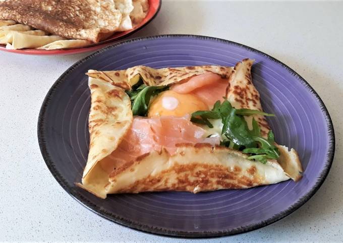 Crepes salados con salmón y huevo Receta de .R. (MªElena)- Cookpad