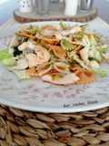 Ensalada de pasta y pollo con vinagreta de soja
