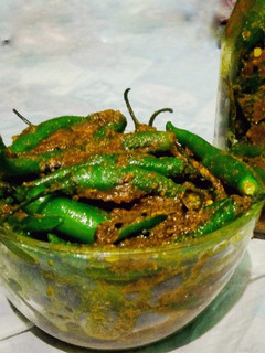 हरी मिर्च का अचार (Hari mirch ka achar recipe in hindi) रेसिपी मुख्य फोटो
