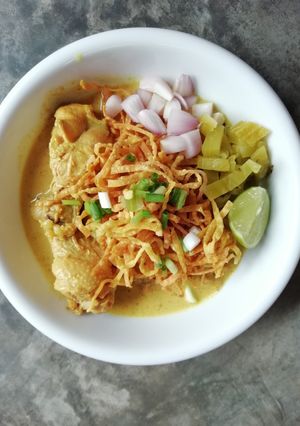 A picture of 2020 12. Khao Soi with Chicken Drumsticks.