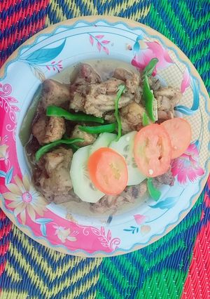 A picture of Dahi chicken karahi.
