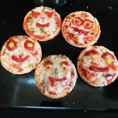 A picture of Pizza coins.