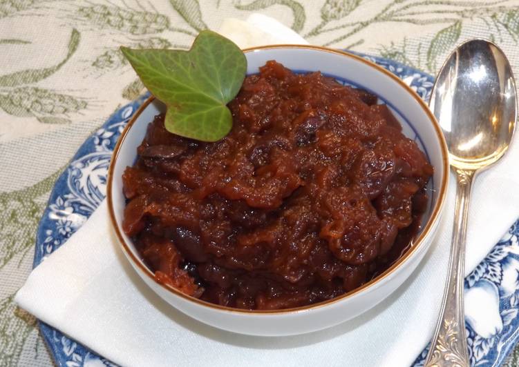 Salsa de mermelada de ciruelas rojas, fría o caliente para platos salados o dulces