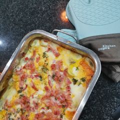 A picture of Potatoes bake.