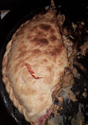 Una foto de Tarta de pollo con jamón y queso
