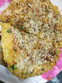 நூடுல்ஸ் பான் கேக் பீட்சா🍕🍕🍜🍜🍕🍕 (Noodles pancake pizza recipe in tamil) செய்முறை முக்கிய புகைப்படம்