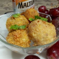 A picture of Fish yam balls.